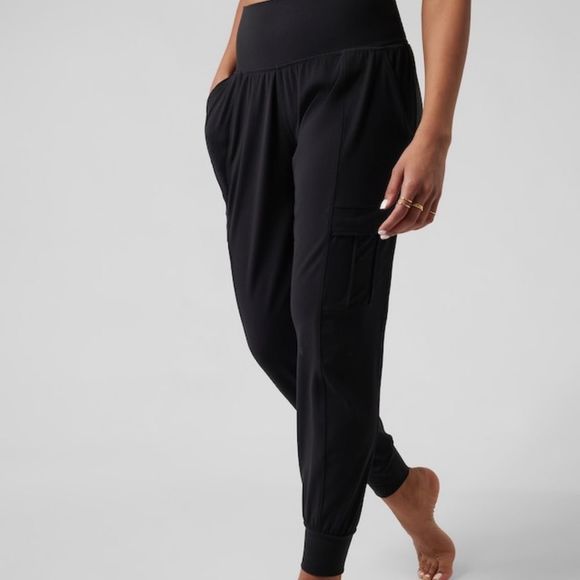 Athleta Pants - Athleta Sautation Cargo Jogger Size L